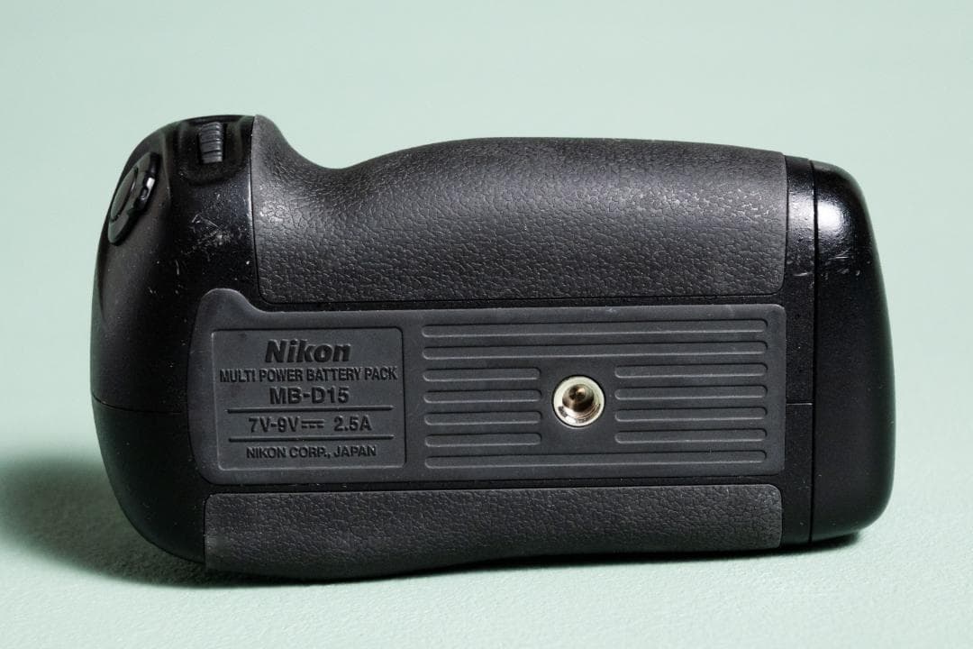 ニコン Nikon D7100 + MB-D15+ AF-S18-55mmGⅡ
