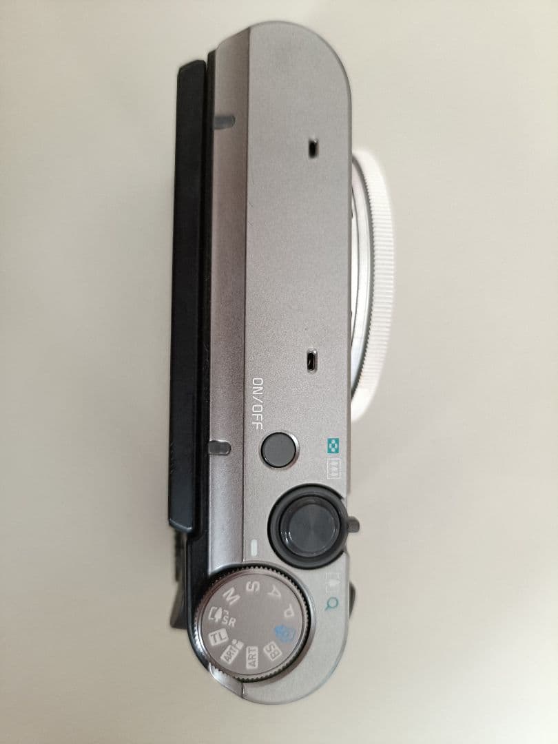 CASIO EXILIM コンパクトデジタルカメラ　EX-ZR3100