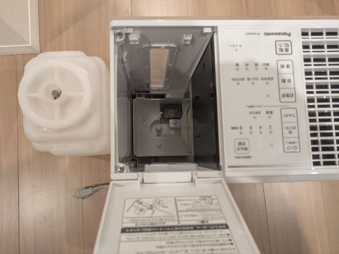 Panasonic　美品　 気化式加湿器2023年製 FE-KXW05
