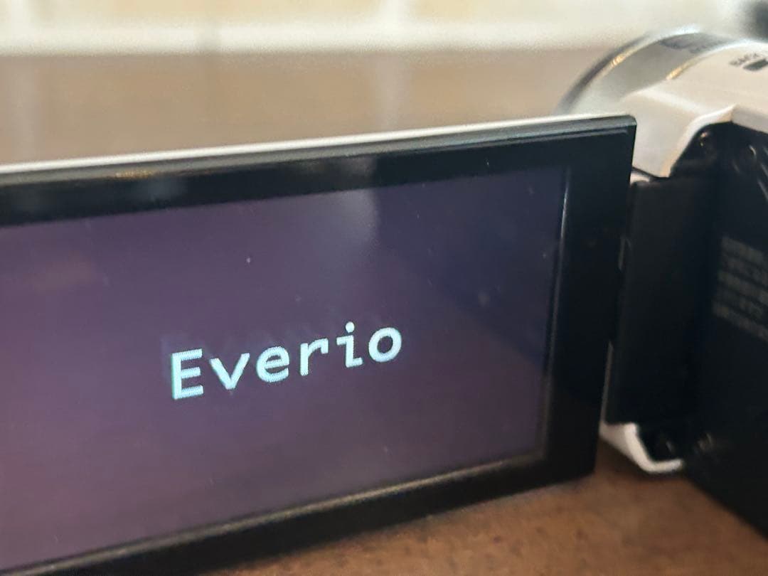 【美品】JVC Everio GZ-HM199-W ホワイト★SDカード2枚