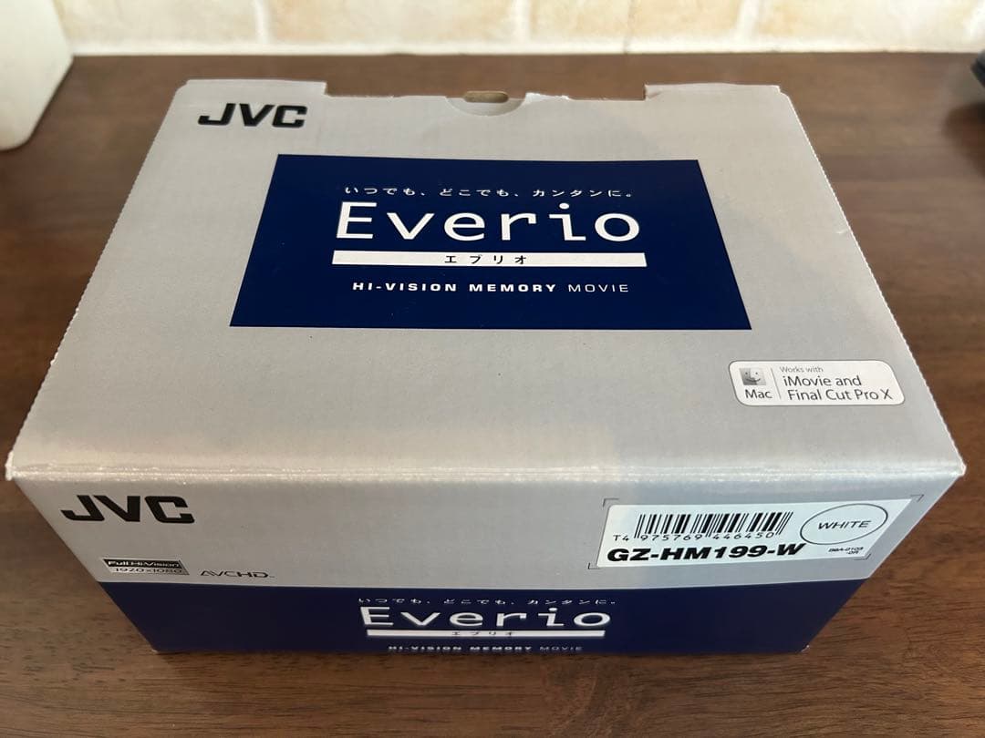 【美品】JVC Everio GZ-HM199-W ホワイト★SDカード2枚