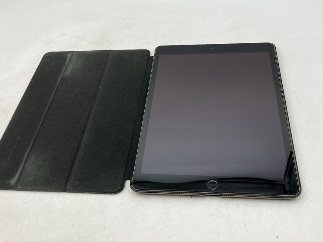 Apple iPad 第9世代　モデルMK2K3J/A　バージョン　18.6.2