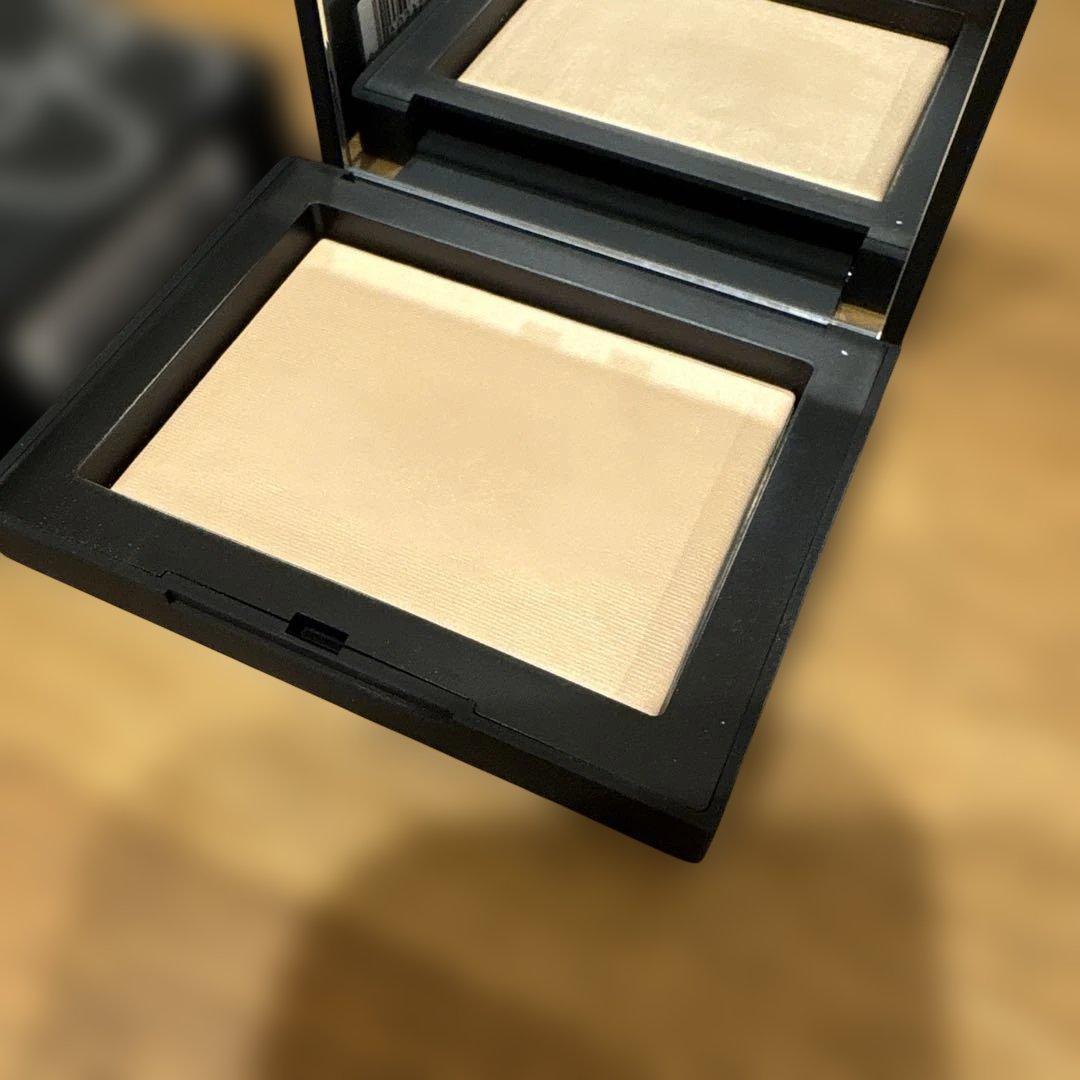 NARS ライトリフレクティングセッティングパウダー　プレストN FOG