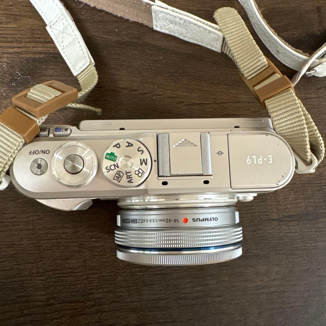 OLYMPUS E-PL9 ミラーレス一眼 ホワイト