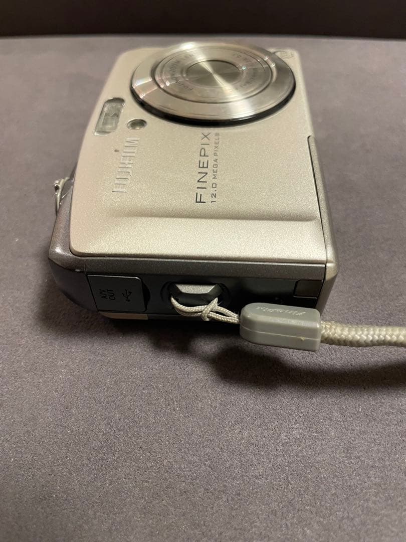 Fujifilm FinePix 12.0【本体のみのため格安出品　美品】