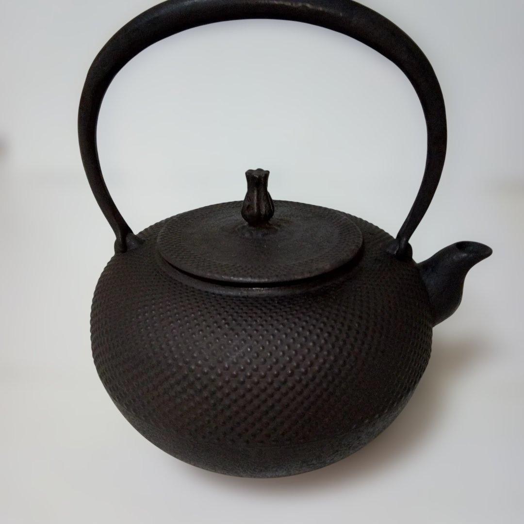 南部鉄瓶あられ紋様