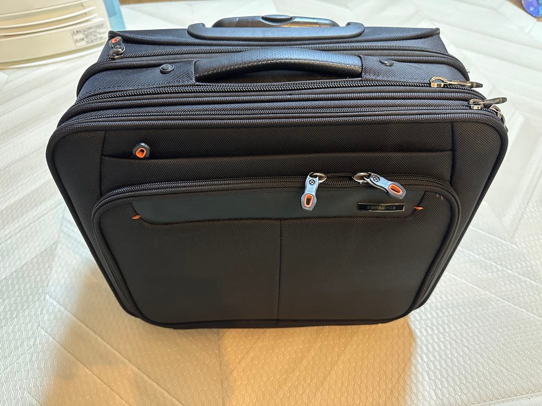 サムソナイト　samsonite スーツケース　キャリーバック　機内持込み可