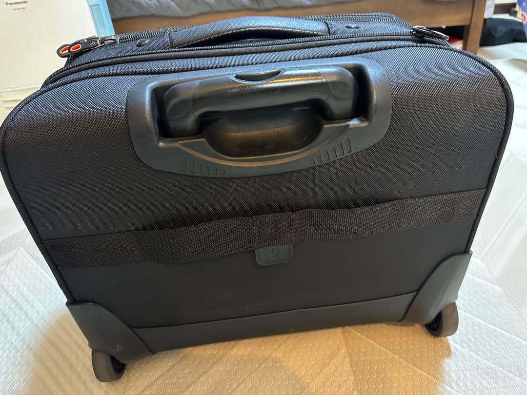 サムソナイト　samsonite スーツケース　キャリーバック　機内持込み可