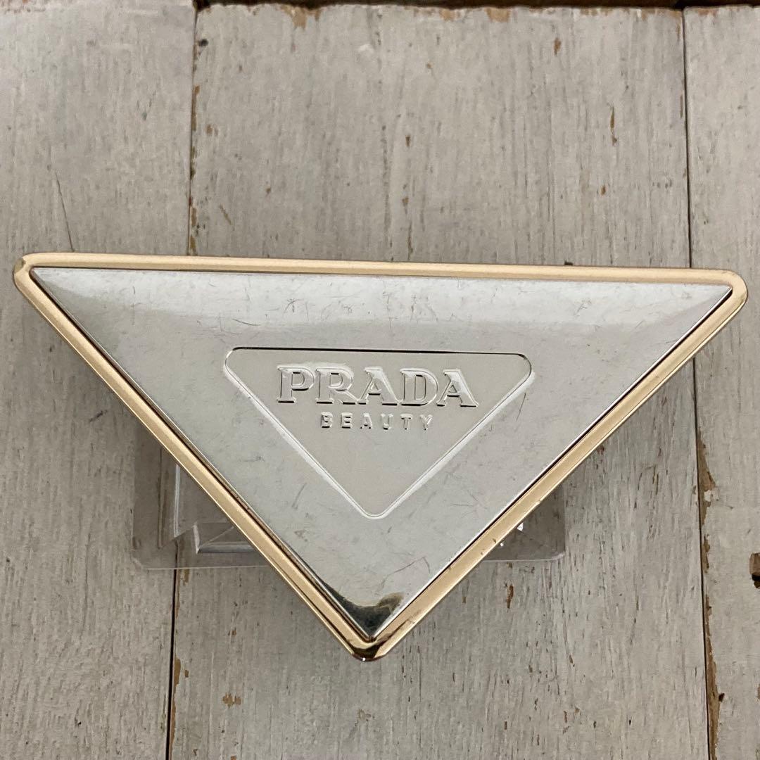 PRADA　プラダ　アクセサリーミラー　トライアングル　三角プレート