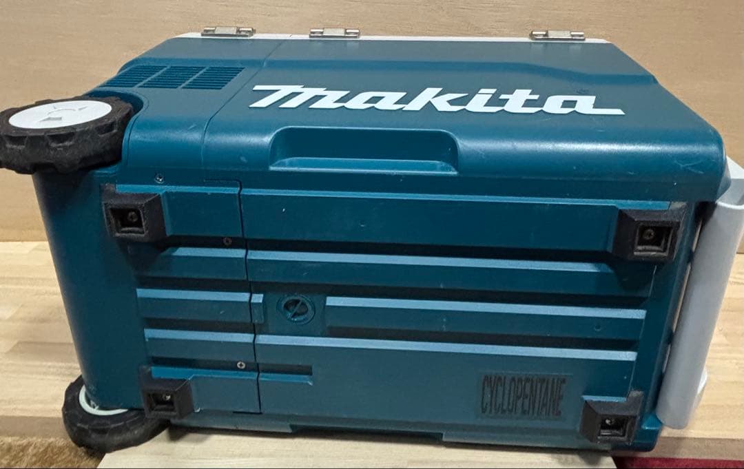 Makita 冷温庫 キャスター付き 18V
