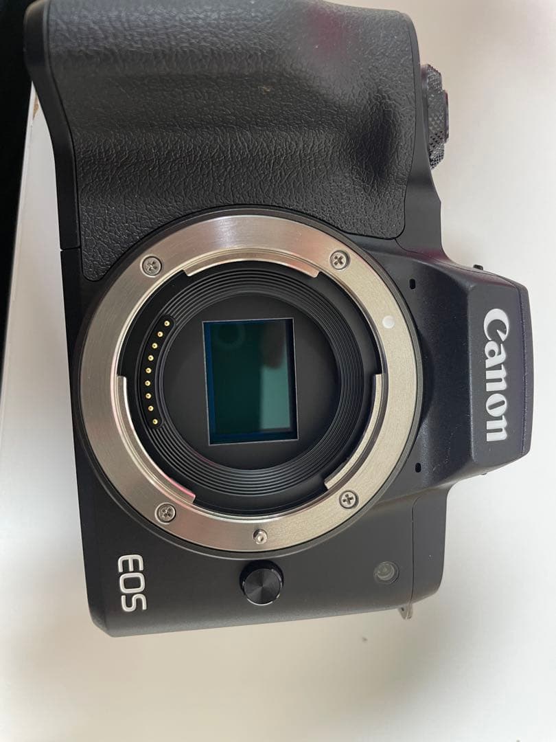 【シャッター数100回・日本製】Canon EOS M50 (Kiss M)
