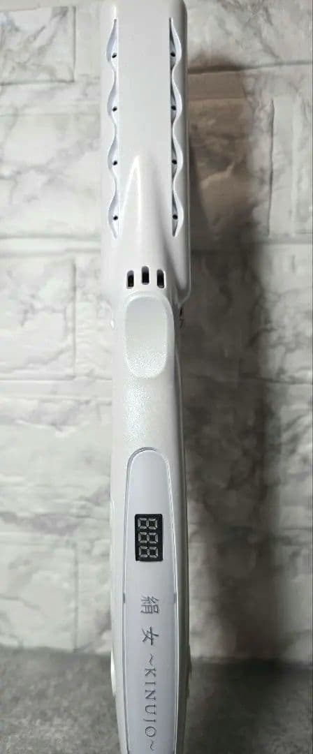 【新品、未使用】絹女 ストレートアイロン LM-125