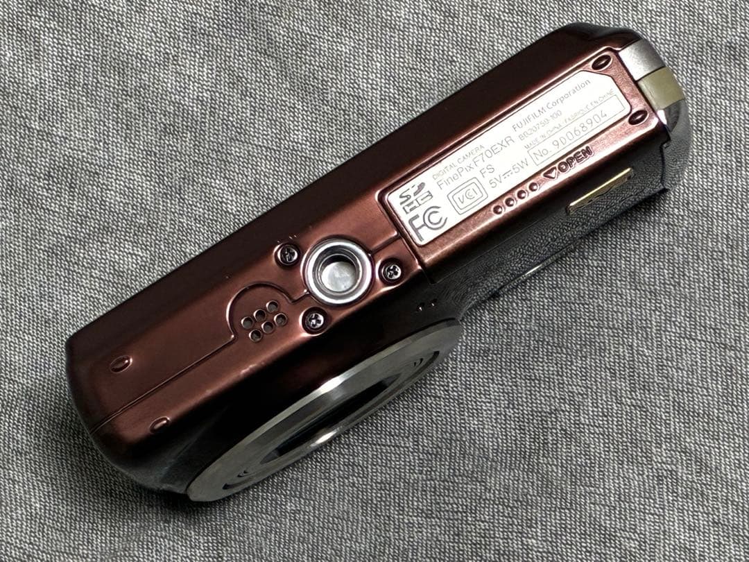 ⭐️外観美品⭐️フジフィルム FUJIFILM FINEPIX F70 EXR