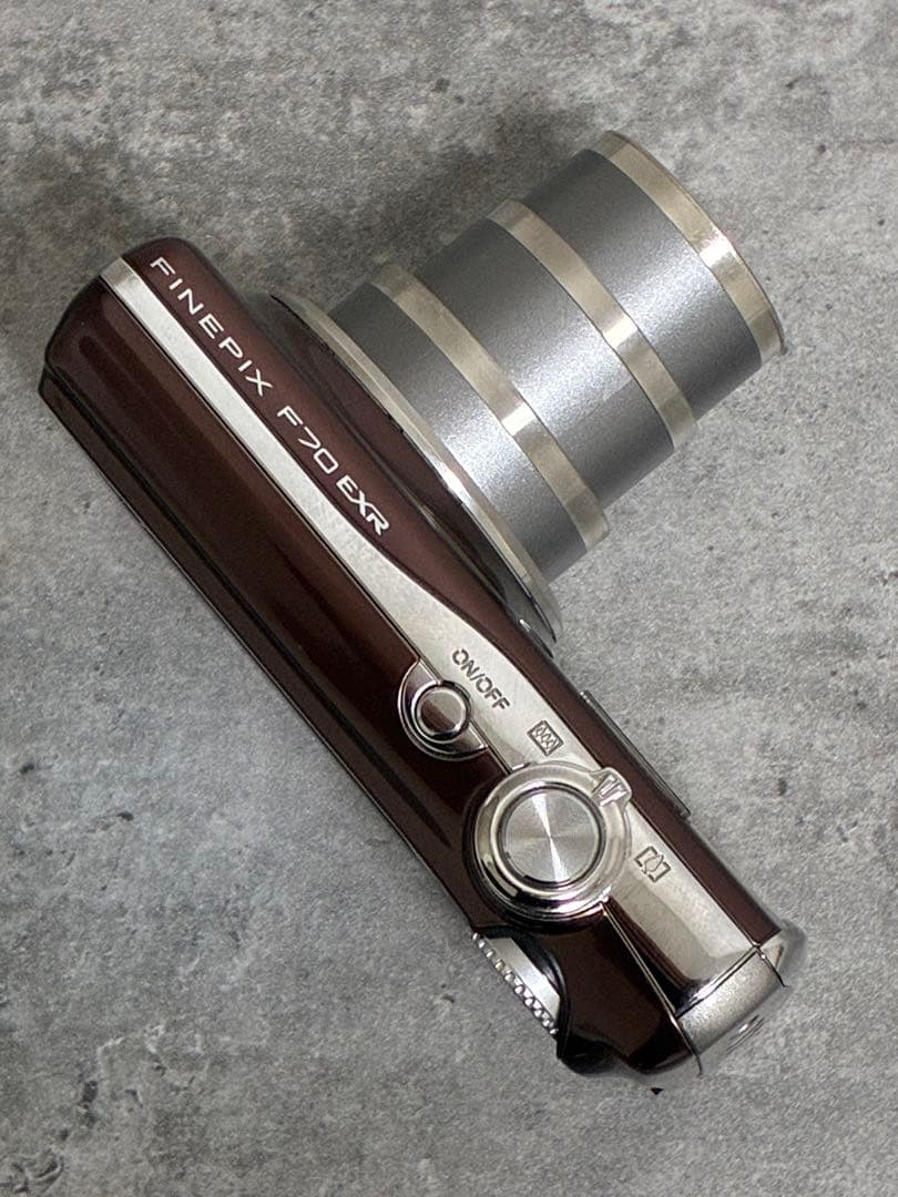 ⭐️外観美品⭐️フジフィルム FUJIFILM FINEPIX F70 EXR