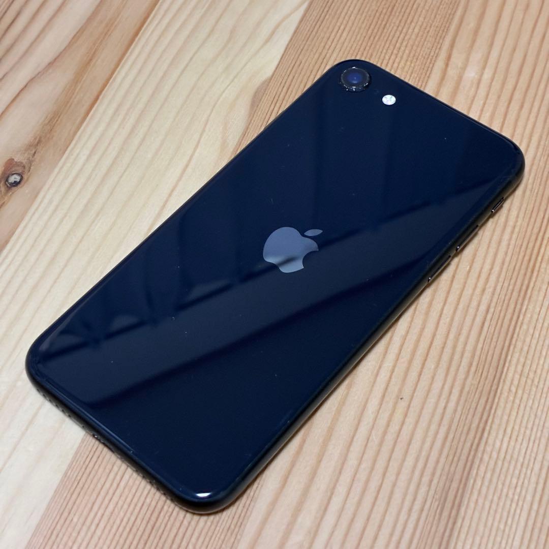 iPhone SE 第三世代　64GB SIMフリー　バッテリー100%