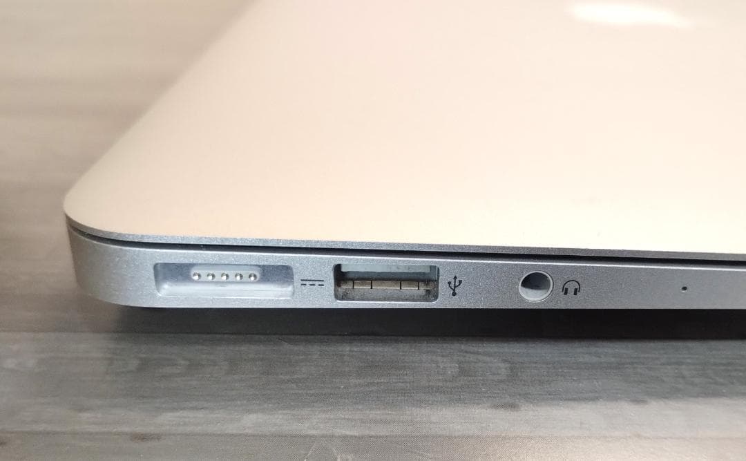 MacBook Air 13インチ 2014 i5 250GB 充電器付