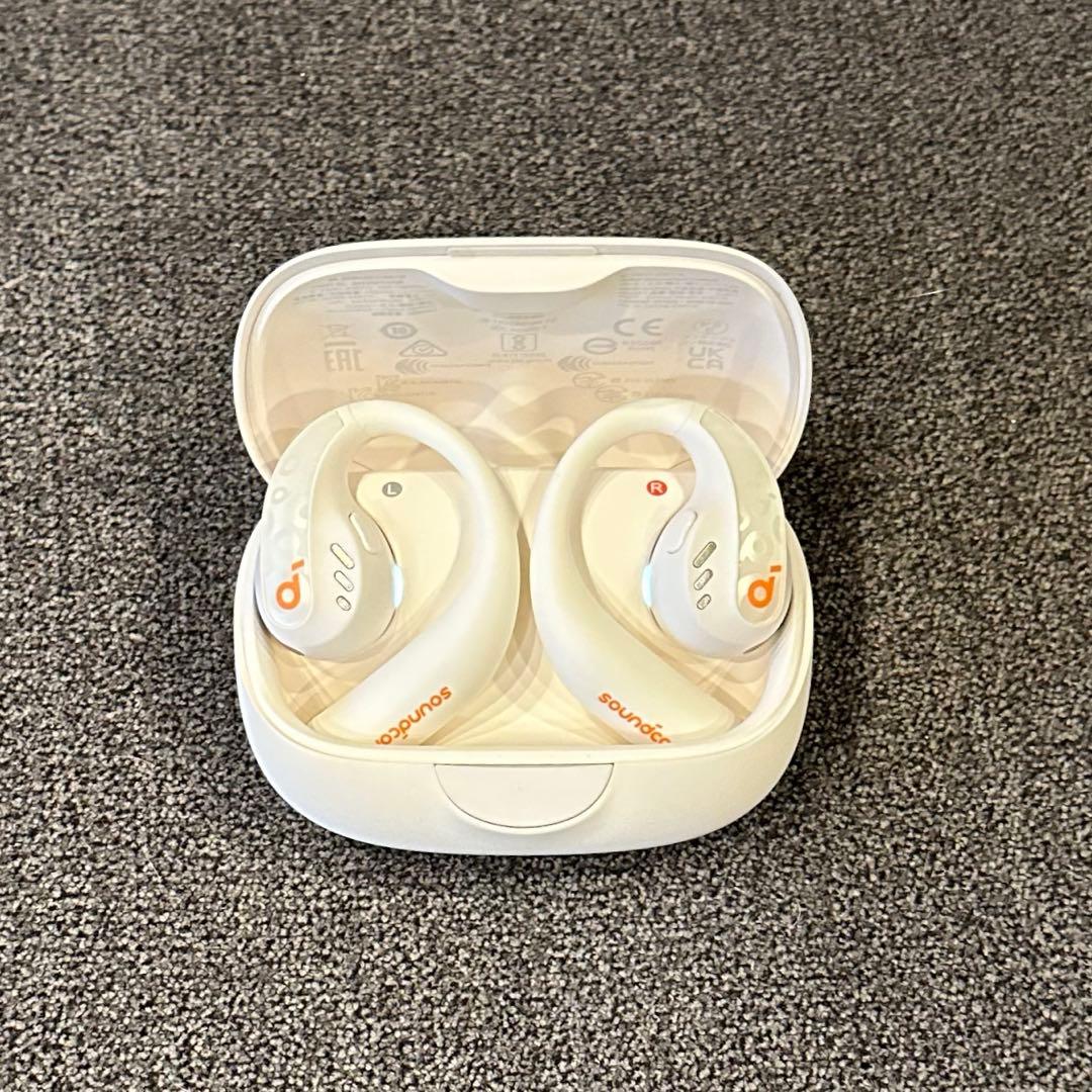 イヤホン Anker Soundcore AeroFit Pro