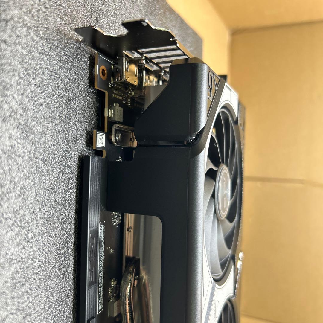 グラフィックボード・グラボ・ビデオカード ASUS DUAL GEFORCE RTX 5060