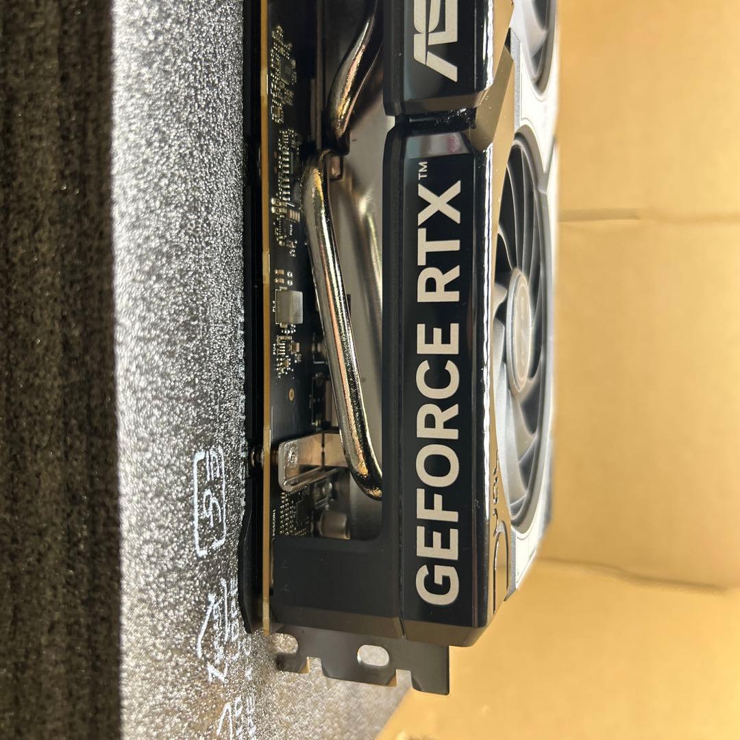 グラフィックボード・グラボ・ビデオカード ASUS DUAL GEFORCE RTX 5060