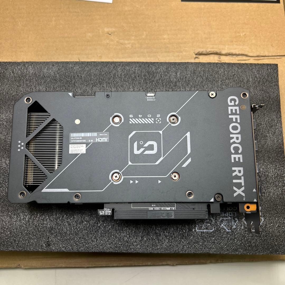 グラフィックボード・グラボ・ビデオカード ASUS DUAL GEFORCE RTX 5060