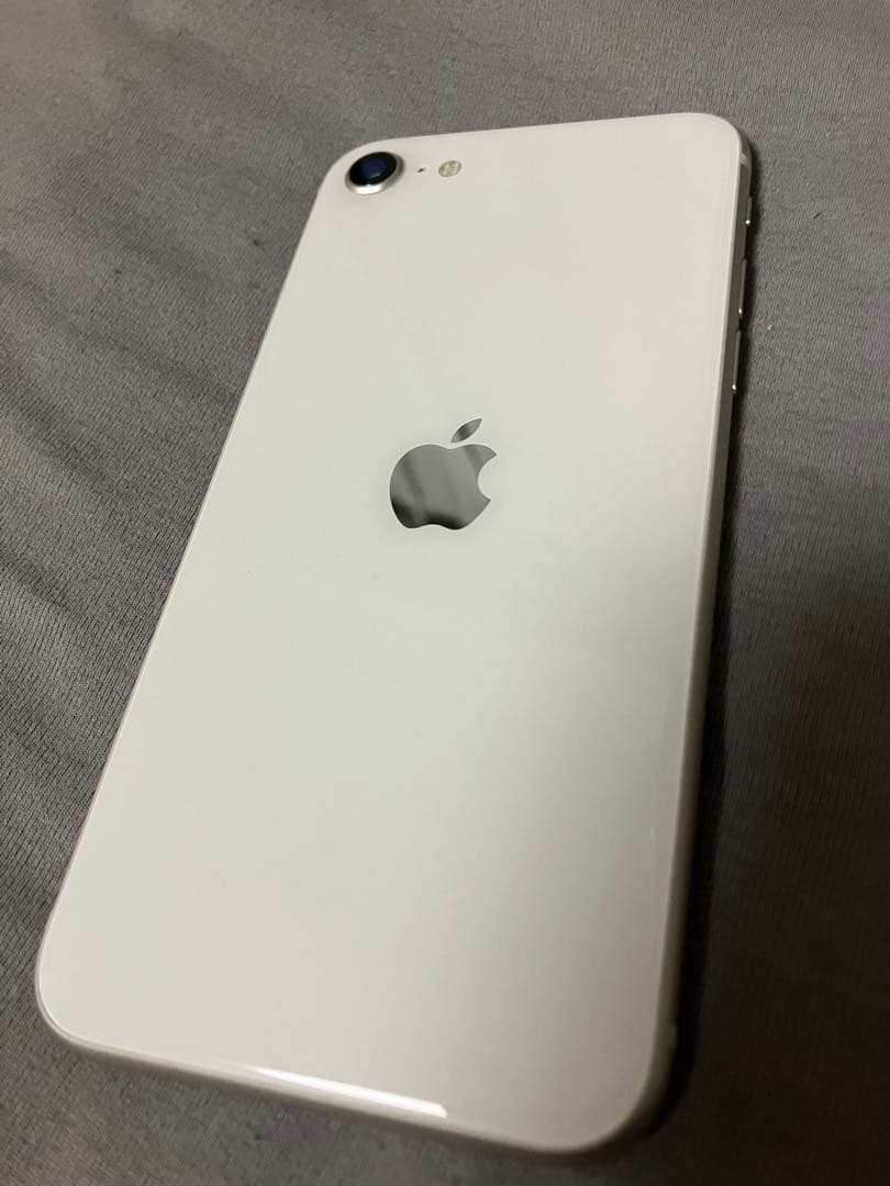 iPhone SE 第3世代 64GB 美品 SIMフリー バッテリー100%