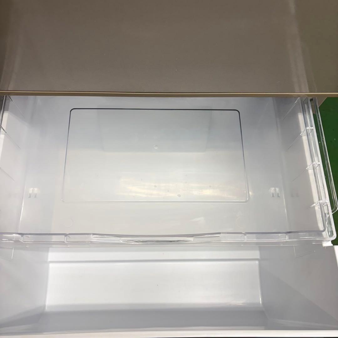 820 日立　中型冷蔵庫　200L〜300L 小型　一人暮らし　右開き　3ドア