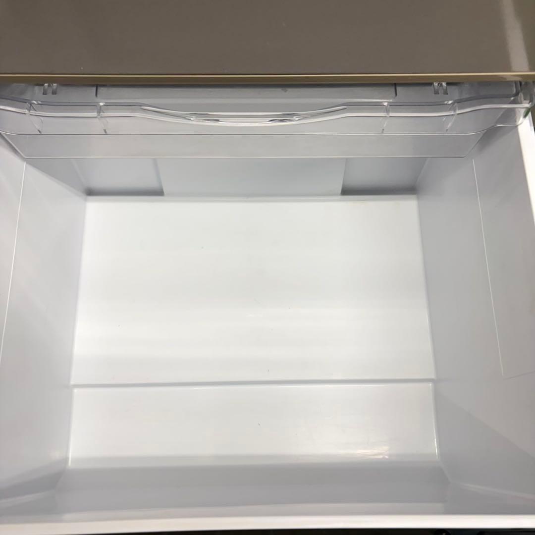 820 日立　中型冷蔵庫　200L〜300L 小型　一人暮らし　右開き　3ドア