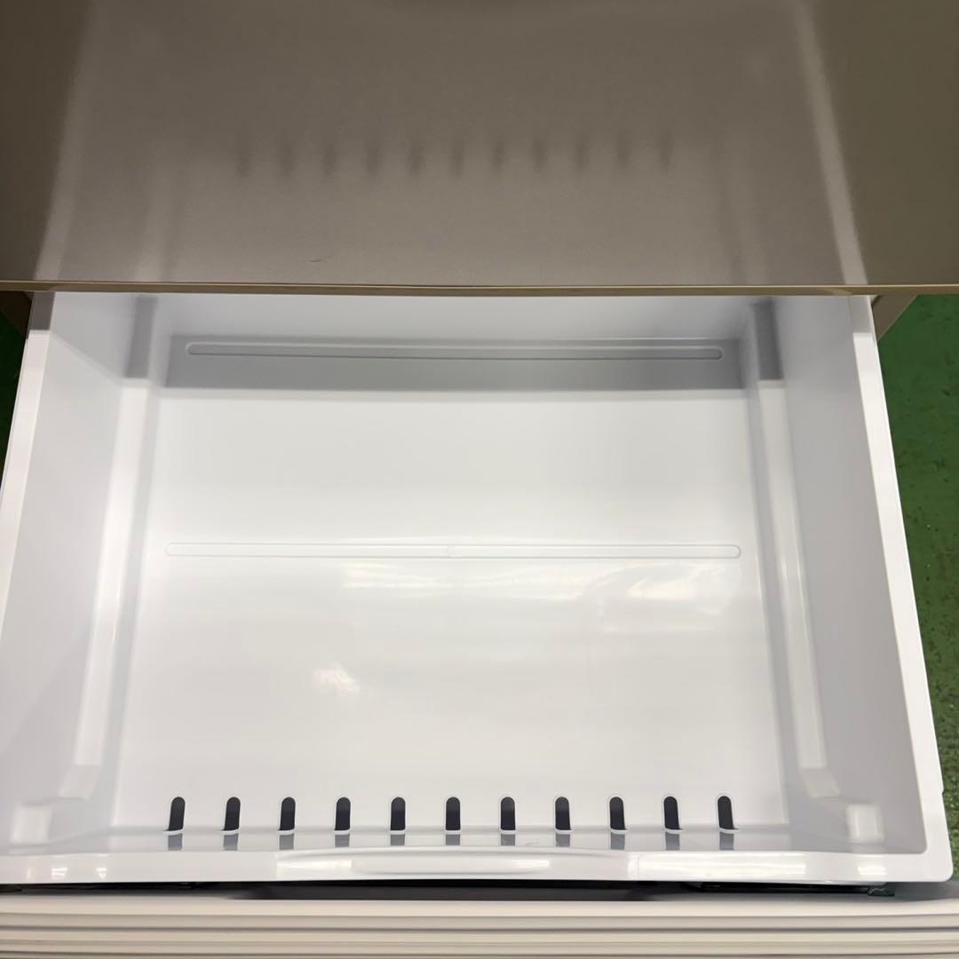 820 日立　中型冷蔵庫　200L〜300L 小型　一人暮らし　右開き　3ドア