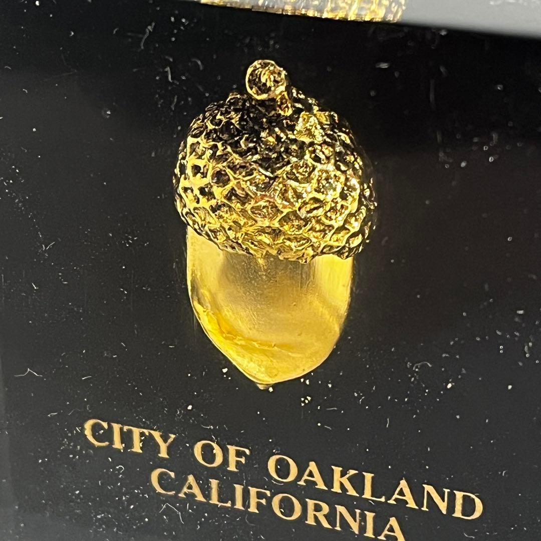 カリフォルニア州 オークランド市 公式 記念品 どんぐり ペーパーウェイト