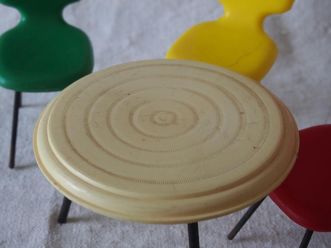 プラスチックのミニチュア家具セット ドールハウス 4点セット/K425