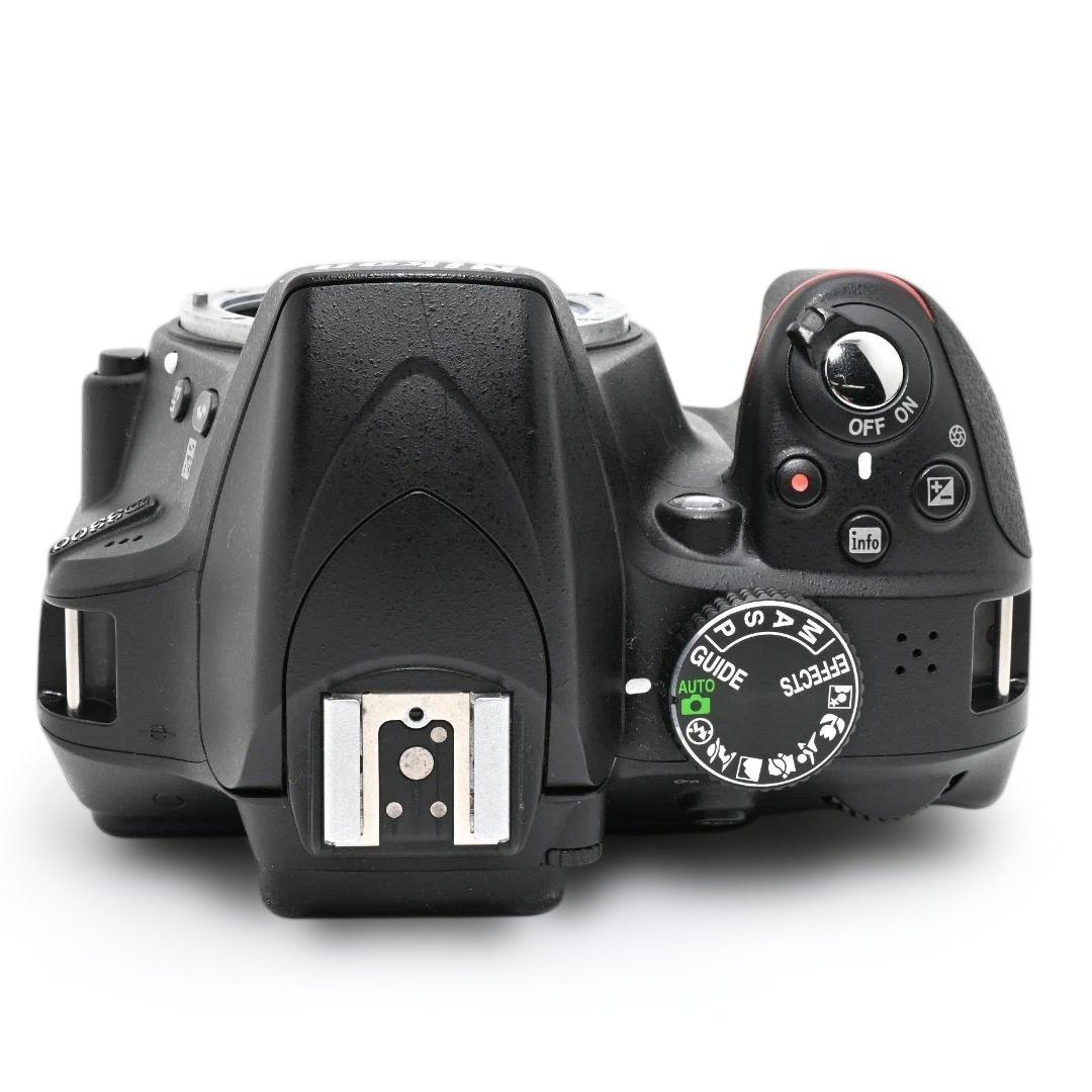 美品・ショット数9925回 Nikon D3300 ダブルズームキット ブラック