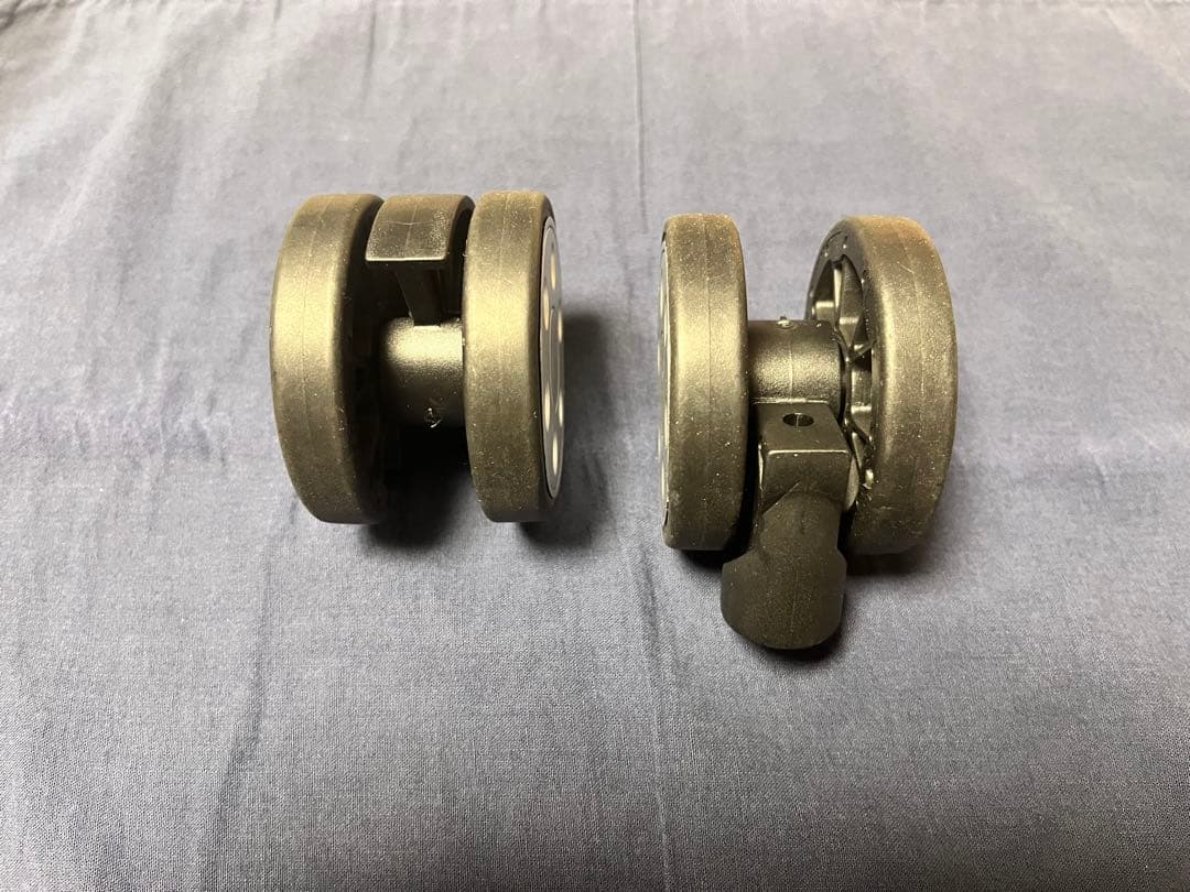 リモワ対応 6.4cm ホイール　車輪　2個セット　新品