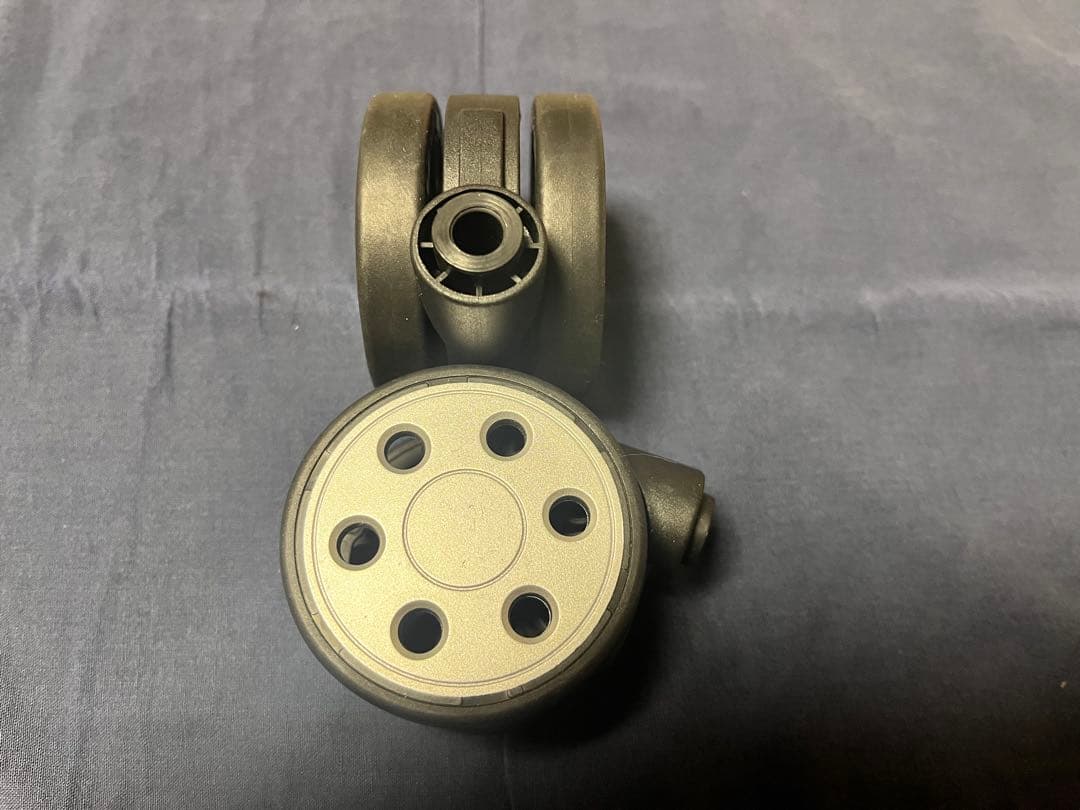 リモワ対応 6.4cm ホイール　車輪　2個セット　新品