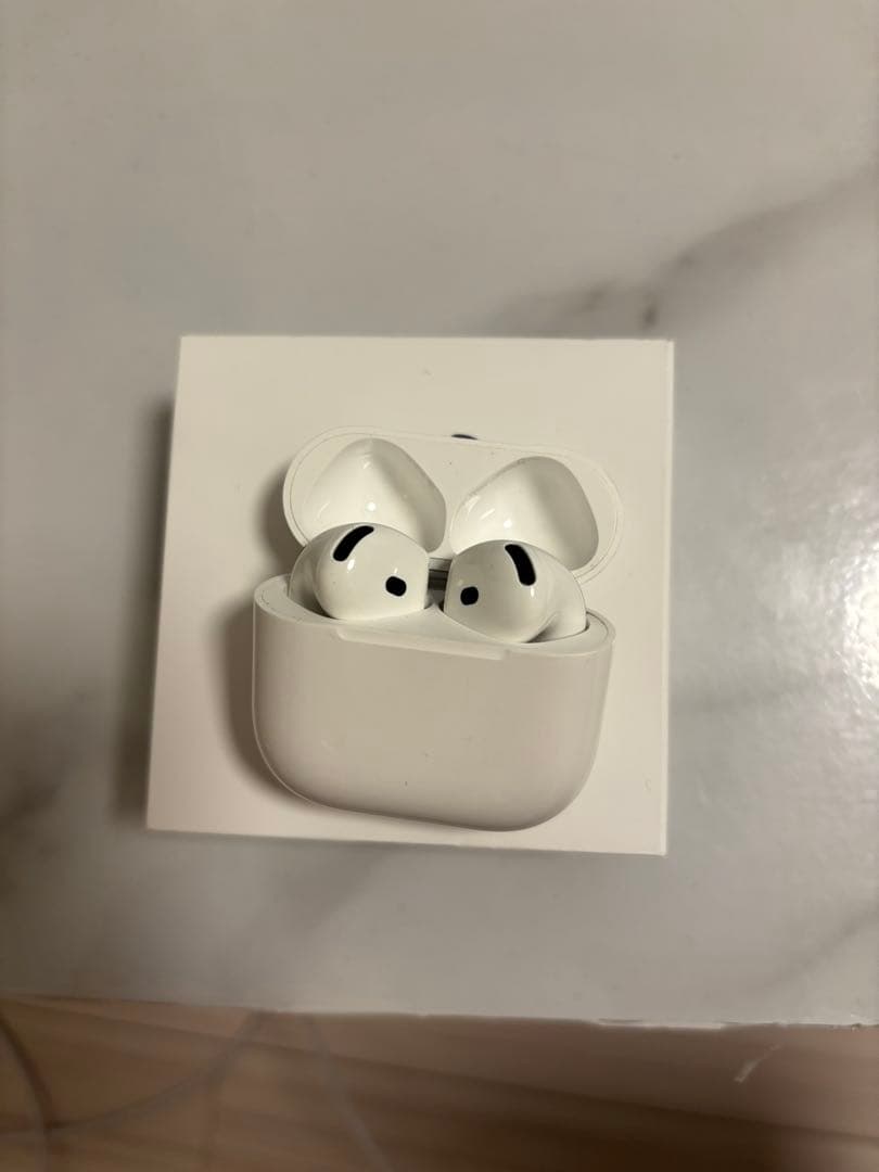 AirPods pro 4本体 ホワイト 充電ケース付き