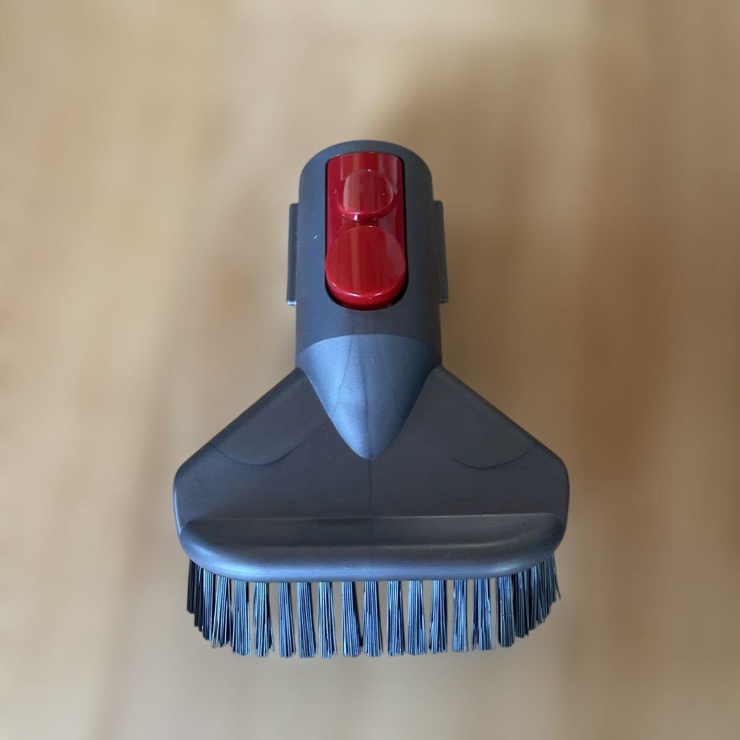 [ジャンク品]Dyson V8fluffy+ 充電器・ノズル付き
