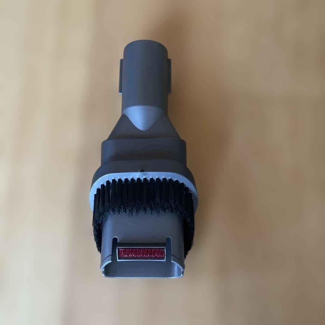 [ジャンク品]Dyson V8fluffy+ 充電器・ノズル付き