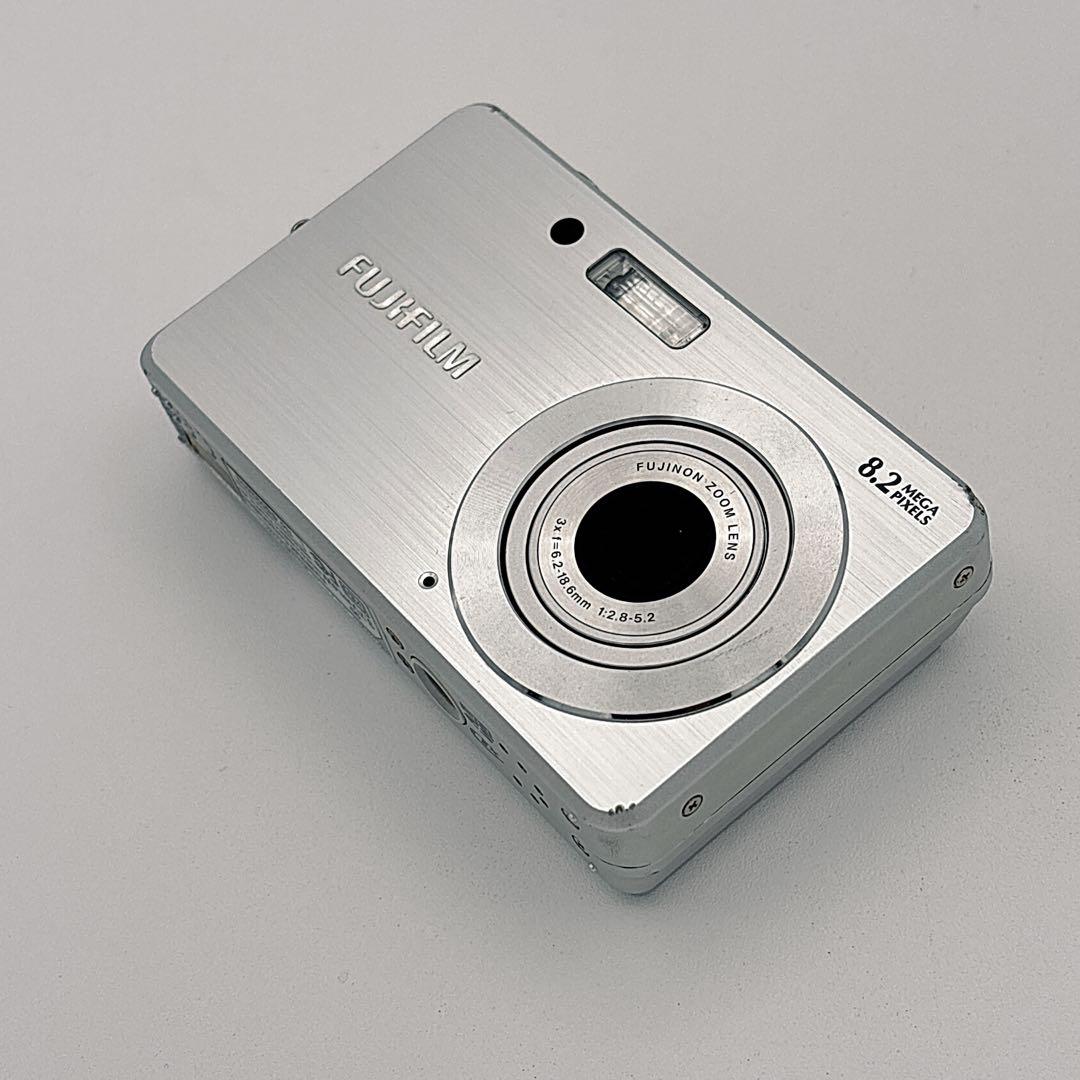 ✨美品✨ 富士フイルム FinePix J10 8.2MP 充電器付 コンデジ