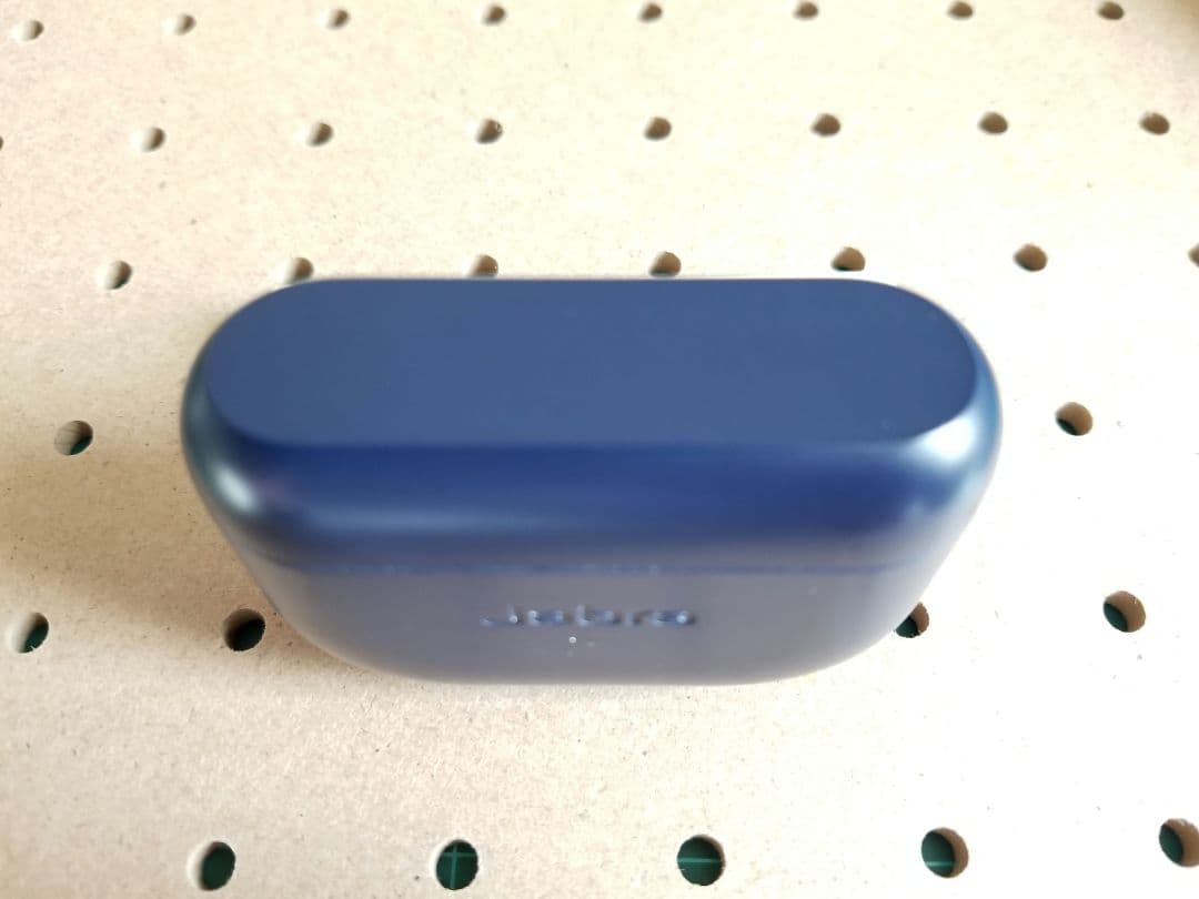 【充電ケースのみおおむね美品】Jabra Elite 8 Active ネイビー