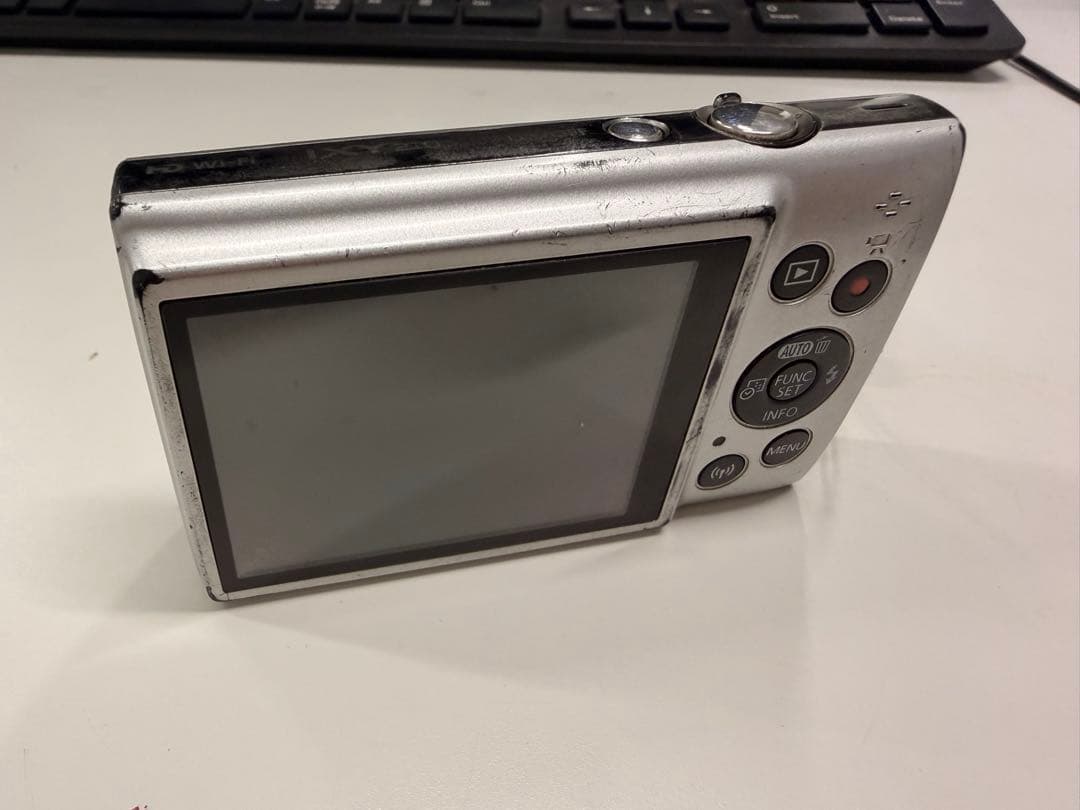 Canon IXY210 ジャンク　デジタルカメラ