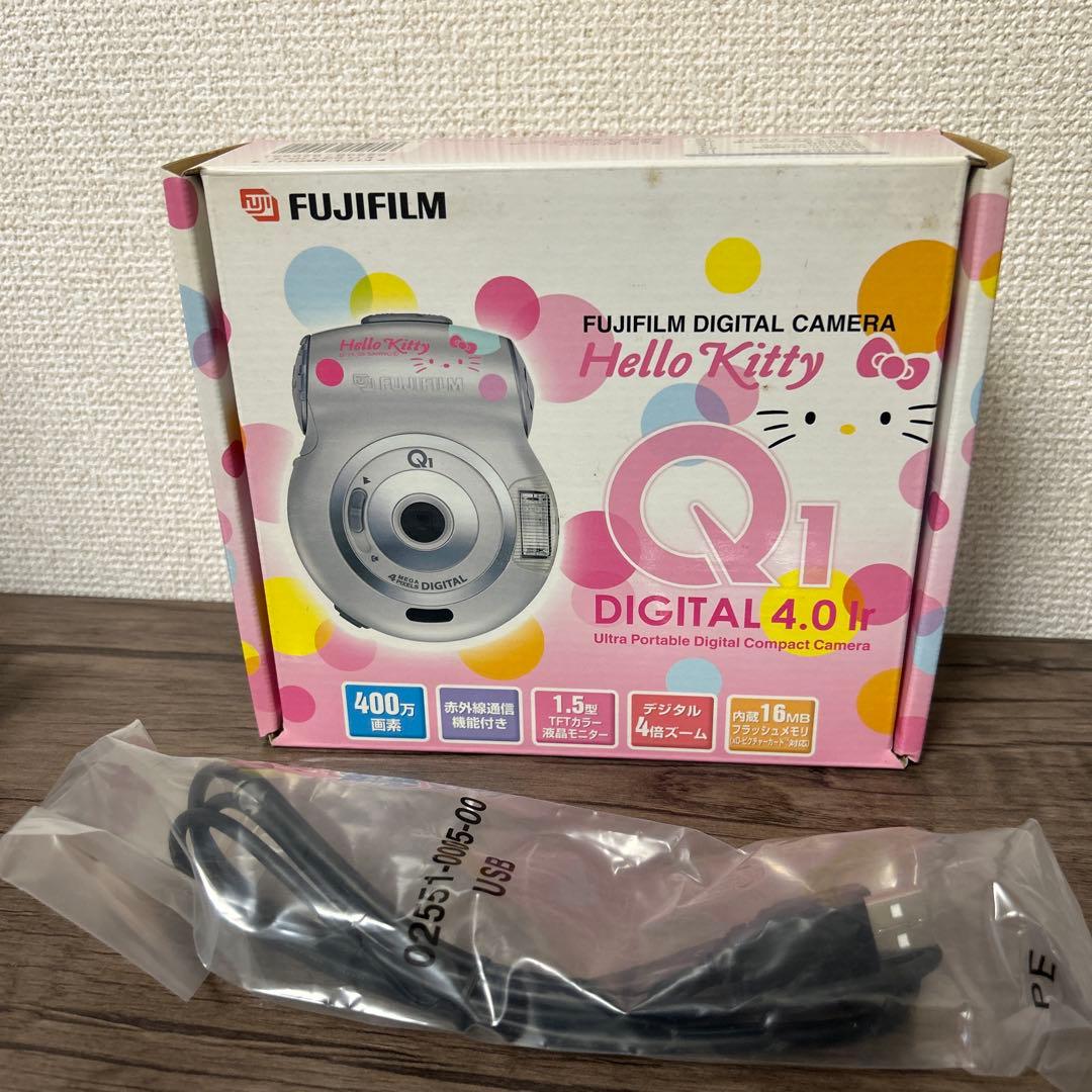 【美品】FUJIFILM Hello Kitty Q1 デジタルカメラ