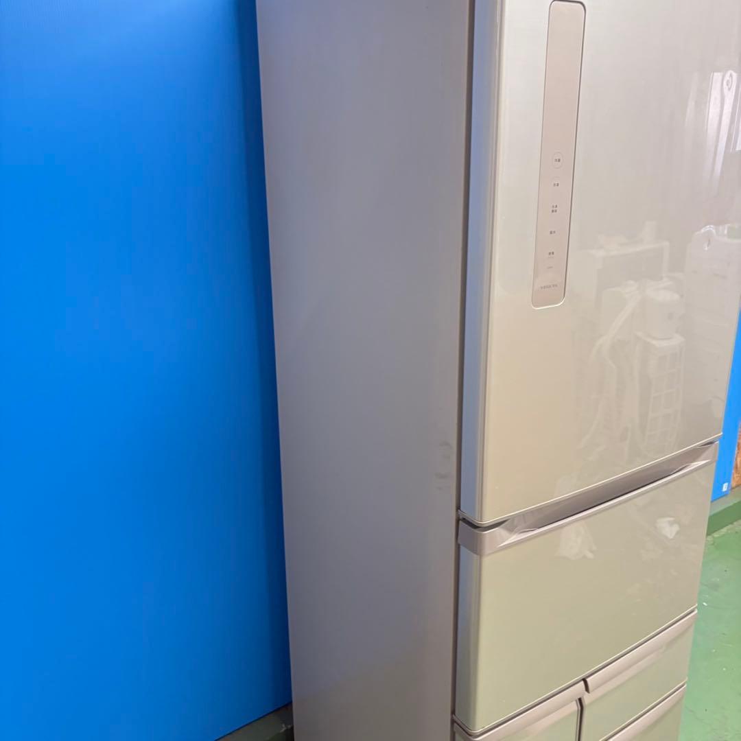 804 東芝ロングセラー大型冷蔵庫！　自動製氷！　安いの今だけ！　426L 右開