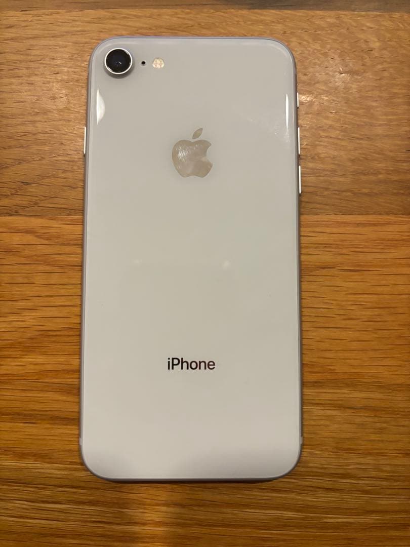 iPhone 8 ホワイト 本体　64GB