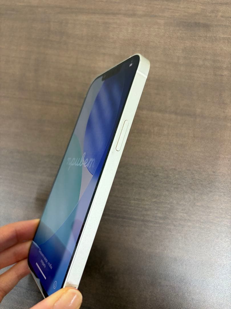 iPhone13 スターライト　ホワイト 本体　128GB