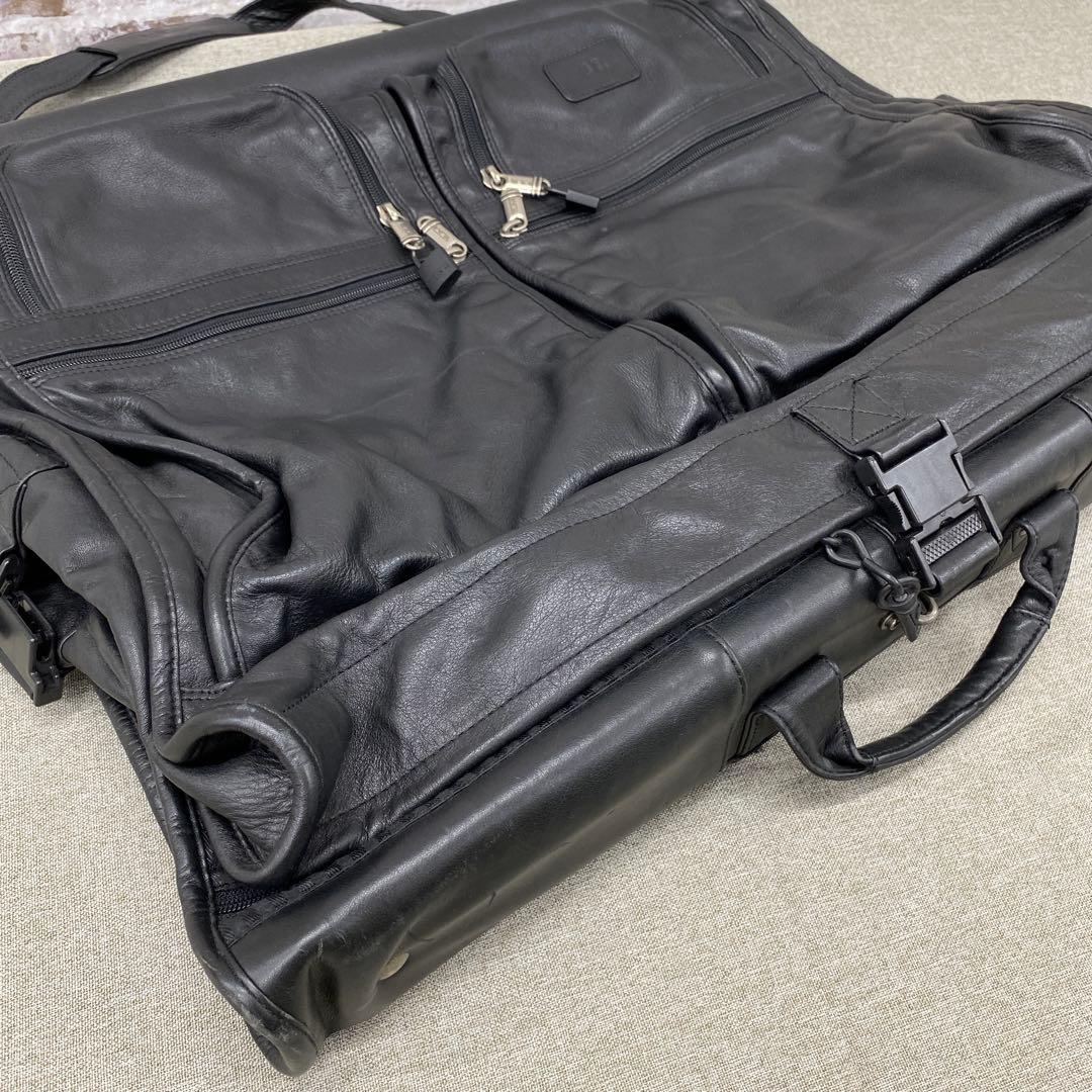 ③N985＊ TUMI ガーメントバッグ ブラック 大容量