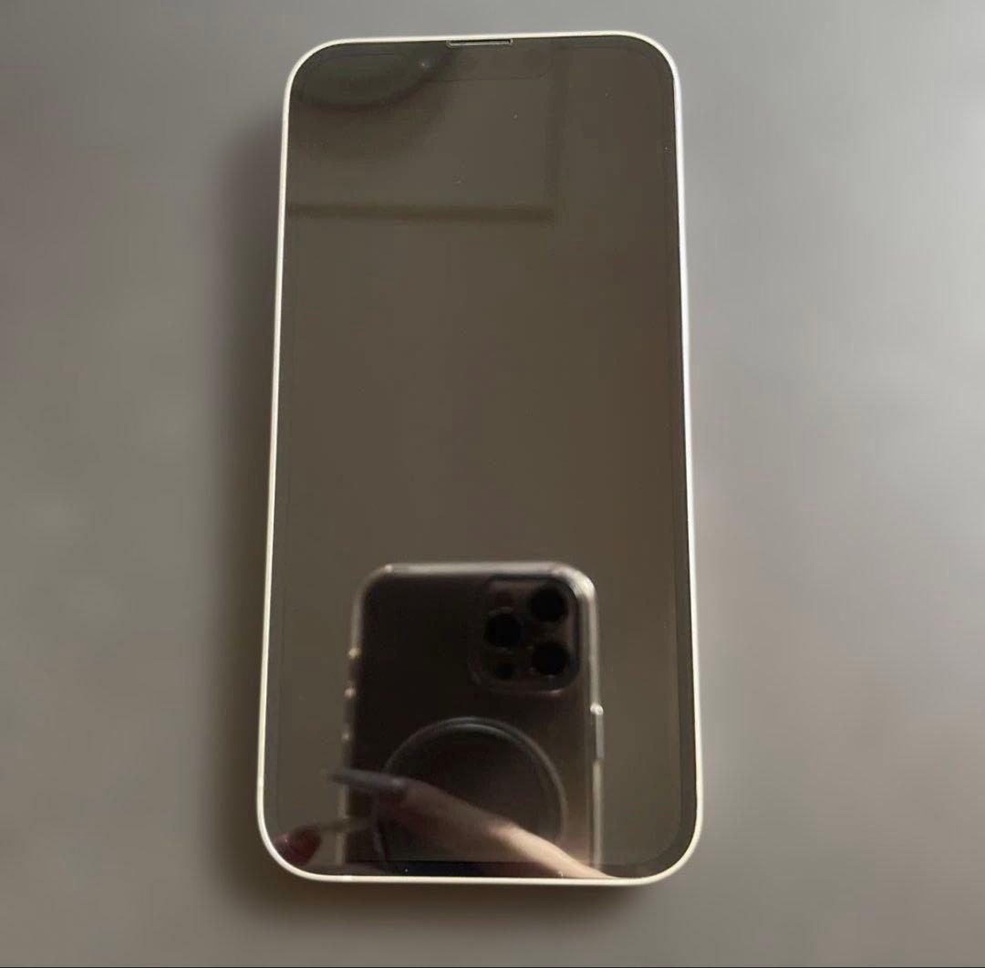【美品】Apple iPhone 13 128GB ホワイト